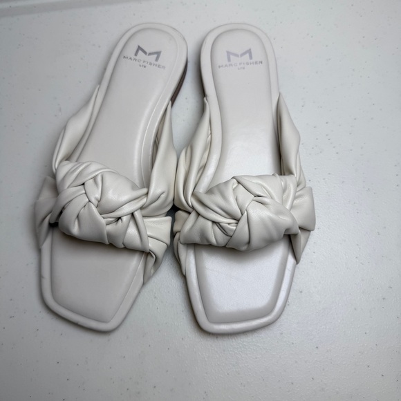 Marc Fisher Sandals Size 6 Womens Flat Knotted Slide Sandals - Picture 1 of 8